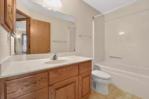 5216 Gemstone Ln NW, Rochester, MN 55901 - Photo 8