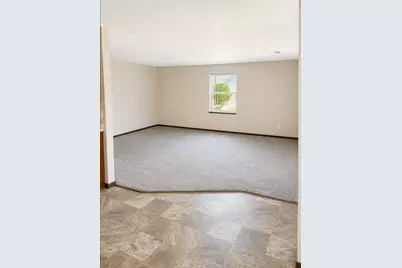 1708 E Lincoln Avenue #5, Montevideo, MN 56265 - Photo 2