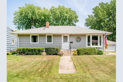 722 24th Avenue N, South Saint Paul, MN 55075 - Photo 1