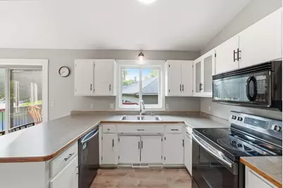 5652 W Oakes Drive, Saint Cloud, MN 56303 - Photo 4