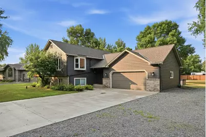 5652 W Oakes Drive, Saint Cloud, MN 56303 - Photo 1