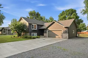 5652 W Oakes Dr, Saint Cloud, MN 56303 - Photo 2