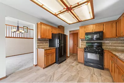 7238 Taffy Way, Eden Prairie, MN 55346 - Photo 6