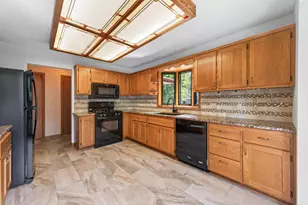 7238 Taffy Way, Eden Prairie, MN 55346 - Photo 8