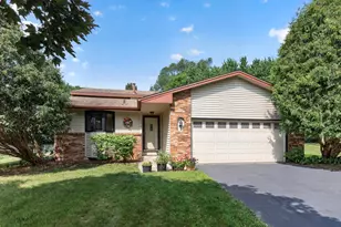7238 Taffy Way, Eden Prairie, MN 55346 - Photo 2