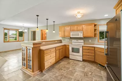 615 Sandy Court, Wanamingo, MN 55983 - Photo 6