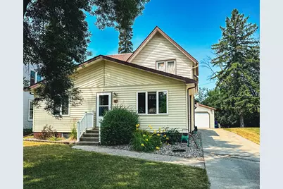 316 S Ash Street, Crookston, MN 56716 - Photo 1