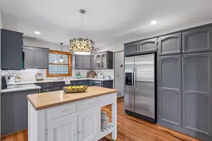 260 Mountain Way, Chanhassen, MN 55317 - Photo 18