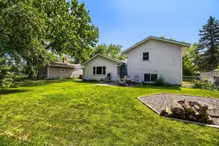 10439 Thrush St NW, Coon Rapids, MN 55433 - Photo 26