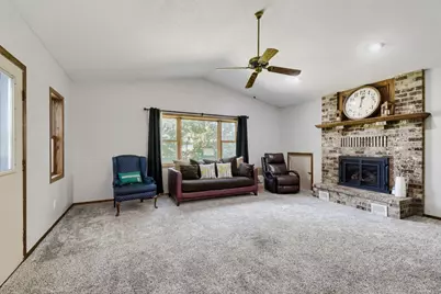 10439 Thrush Street NW, Coon Rapids, MN 55433 - Photo 8