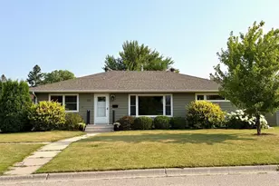 301 2nd St NE, Roseau, MN 56751 - Photo 1