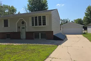 1004 21st St SE, Rochester, MN 55904 - Photo 1