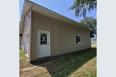 2375 Cottonwood Lake Drive, Windom, MN 56101 - Photo 2