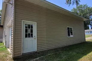 2375 Cottonwood Lake Dr, Windom, MN 56101 - Photo 2