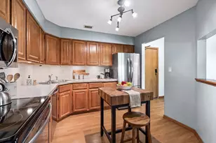 3801 W 98th St, Bloomington, MN 55431 - Photo 4