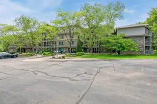 3801 W 98th St, Bloomington, MN 55431 - Photo 28