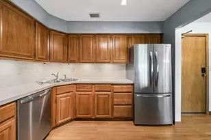 3801 W 98th St, Bloomington, MN 55431 - Photo 14