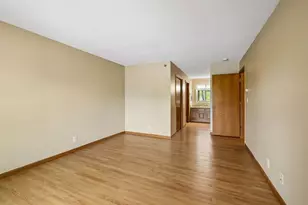 3801 W 98th St, Bloomington, MN 55431 - Photo 18