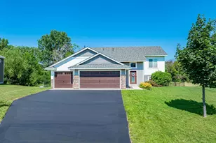 1635 Hidden Trail, Mayer, MN 55360 - Photo 2