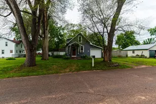 2316 6th St, Eau Claire, WI 54703 - Photo 2