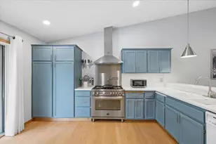 13310 Glenhaven Ct, Apple Valley, MN 55124 - Photo 8