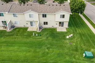 4244 Jarmann Ln, Shakopee, MN 55379 - Photo 38
