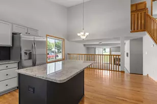 4244 Jarmann Ln, Shakopee, MN 55379 - Photo 14