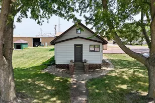 200 2nd St N, Darfur, MN 56022 - Photo 2