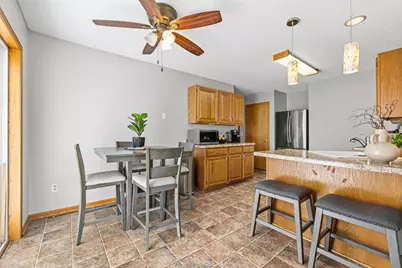 6775 Gretchen Lane N, Oakdale, MN 55128 - Photo 14