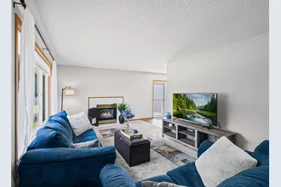 6775 Gretchen Lane N, Oakdale, MN 55128 - Photo 6