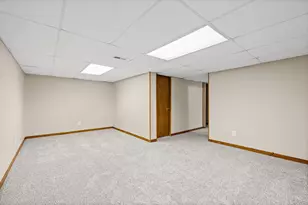 6775 Gretchen Ln N, Oakdale, MN 55128 - Photo 32