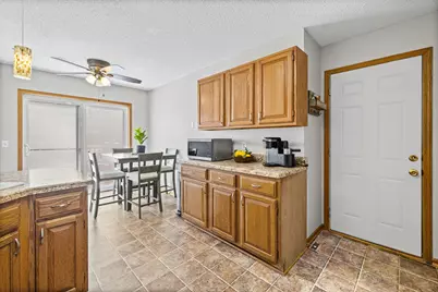6775 Gretchen Lane N, Oakdale, MN 55128 - Photo 12