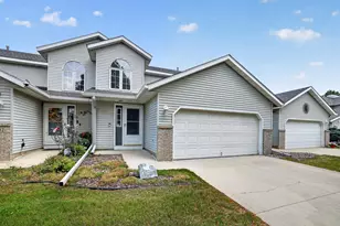 2408 Viola Heights Dr NE, Rochester, MN 55906 - Photo 2