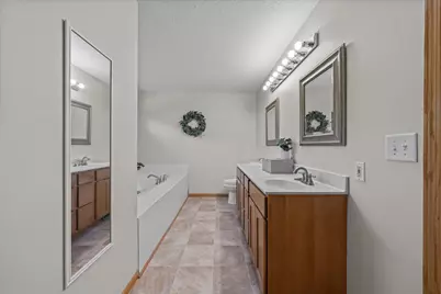 17672 Kettering Trail, Lakeville, MN 55044 - Photo 36