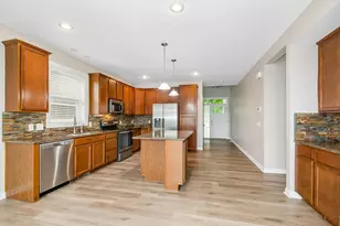 3947 Valencia Ln, Chaska, MN 55318 - Photo 8
