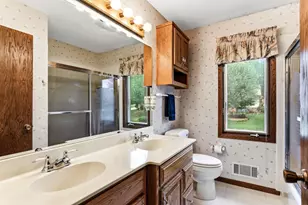 525 Lakewood Dr S, Maplewood, MN 55119 - Photo 24