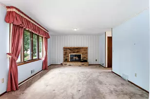 525 Lakewood Dr S, Maplewood, MN 55119 - Photo 8