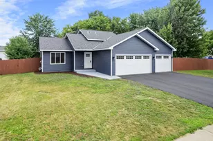 808 5th Ave SW, Isanti, MN 55040 - Photo 2