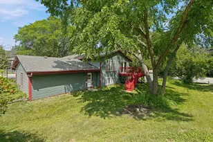 9401 Briar Rd, Bloomington, MN 55437 - Photo 36