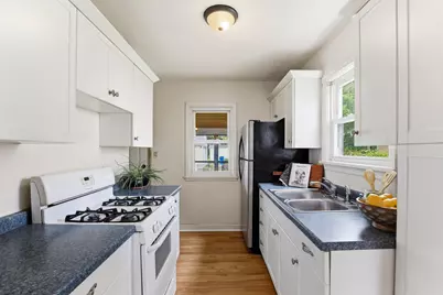 1873 Hawthorne Avenue E, Saint Paul, MN 55119 - Photo 10