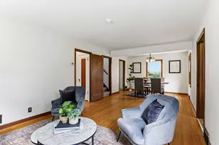 1873 Hawthorne Ave E, Saint Paul, MN 55119 - Photo 6