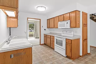 8757 75th St S, Cottage Grove, MN 55016 - Photo 8