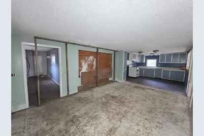 47099 Center Street W, East Grand Forks, MN 56721 - Photo 6