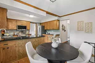 2095 Kelly Dr, Golden Valley, MN 55427 - Photo 18
