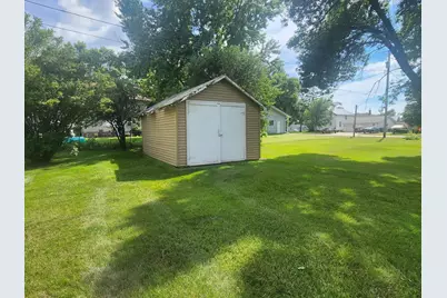 822 2nd Street NW, Pipestone, MN 56164 - Photo 4