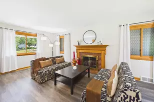 1209 Pine St W, Stillwater, MN 55082 - Photo 2