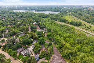 1818 Kenwood Pkwy, Minneapolis, MN 55405 - Photo 4