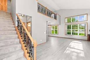 7143 Arthur Dr, Woodbury, MN 55125 - Photo 2