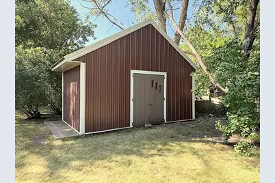 2022 River Road, Windom, MN 56101 - Photo 32
