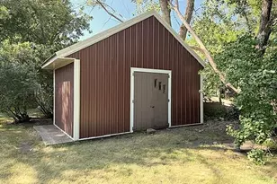 2022 River Rd, Windom, MN 56101 - Photo 32